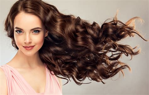860000 Curly Gray Background Brown Haired Hair Glance Hairstyle
