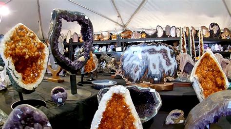 Spectacular Crystals And Dinosaurs Tucson Gem Mineral And Gem Show 2018