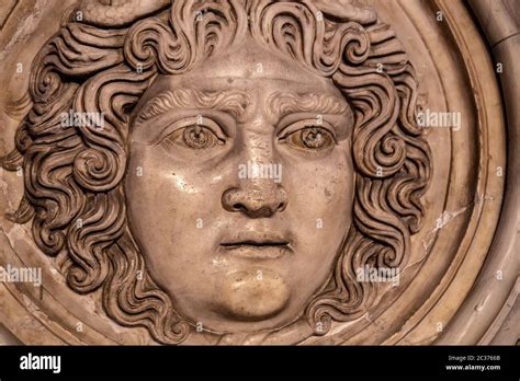 Medusa Medallion Hi Res Stock Photography And Images Alamy