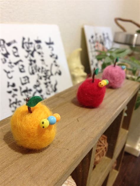 To be in a place) + せ (se, the 未然形 (mizenkei, imperfective) of honorific auxiliary verb su) + らる. はらぺこあおむし。リンゴバージョン（画像あり） | リンゴ ...