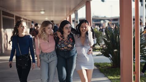 Euphoria Outfits Season 1 Popsugar Fashion Uk