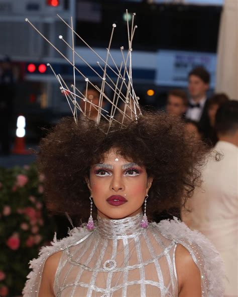priyanka chopra s curly hair at the met gala best celebrity award show beauty looks 2019