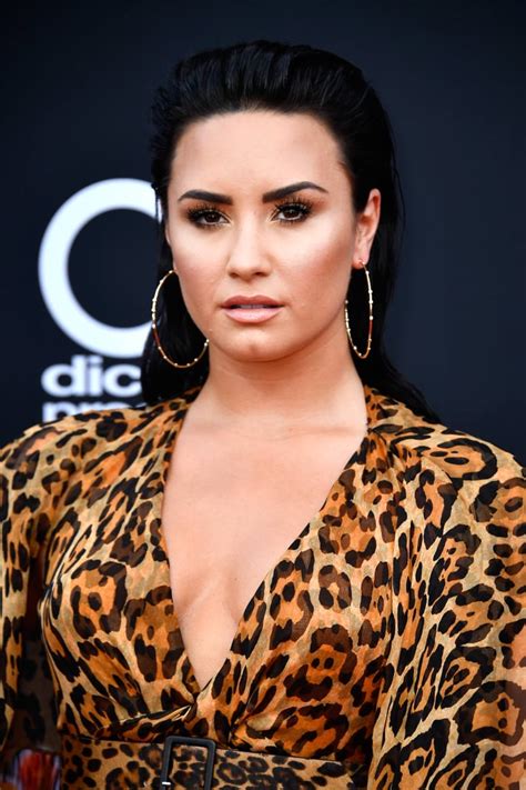 Demi lovato has solidified herself as a hair chameleon throughout her career, but as of recently, the singer's stayed true to her signature dark 'do — even if she has played around with different styles and lengths. Demi Lovato Blonde Highlights Summer 2018 | POPSUGAR ...