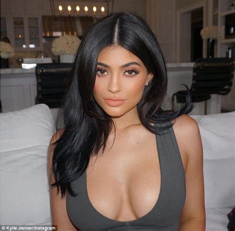 Kylie Jenner Flaunts Her Figure In Racy Grey Co Ords After Calling