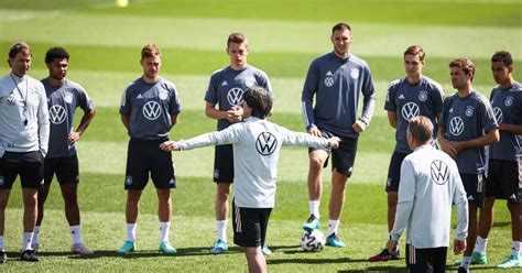 Darunter müssen drei torhüter sein. DFB-Kader EM 2021: So könnte Deutschland gegen Frankreich ...