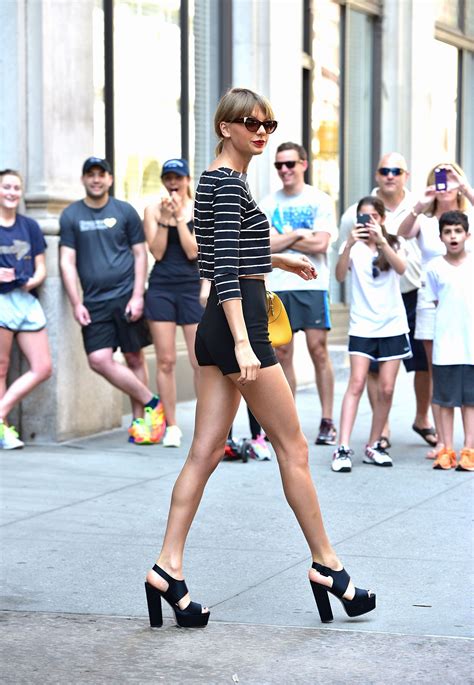 How Staged Celebrity Paparazzi Photos Really Happen Were Taylor Swift