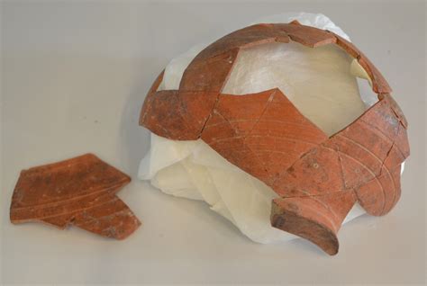 Conservación en casa Restauración de una cerámica arqueológica Museos de Tenerife