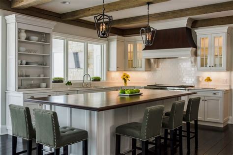 Making sure your kitchen design layout works for your daily needs requires more than simply selecting beautiful finishes and appliances. Kitchen Designs Layouts - Kitchen Layout | Kitchen Designs