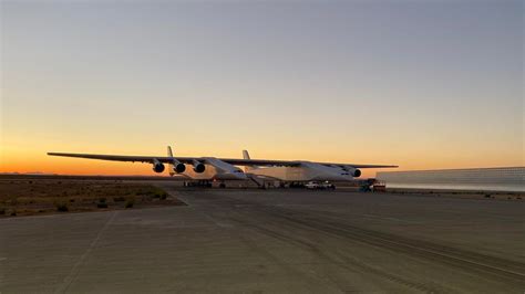 Stratolaunch The Gargantuan Airplane Finally Takes Flight A Second