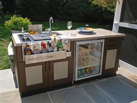 Outdoor sinks & bar centers. Outdoor Bars: Design, Gadgets and Party Tips | Entertaining