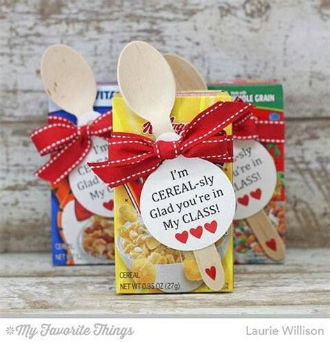 Tips on how to create 20 adorable homemade valentines for kids to bring to their classmates, all inspired by pinterest. V-DAY Class gift | Holidays | Valentine gifts, Valentines ...