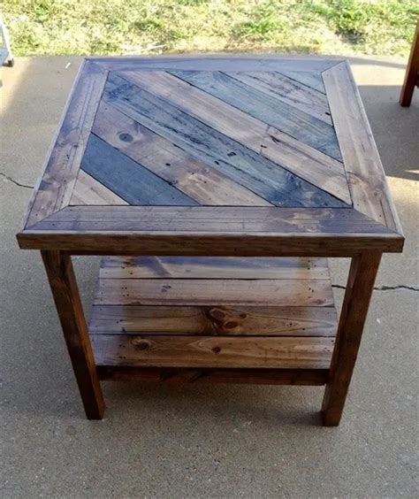 How To Build A Side Table Out Of Pallets