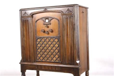 Sold Price: RCA Radiola 80 Radio 4 knob c.1930-31 - April 6, 0117 10:00 AM MDT