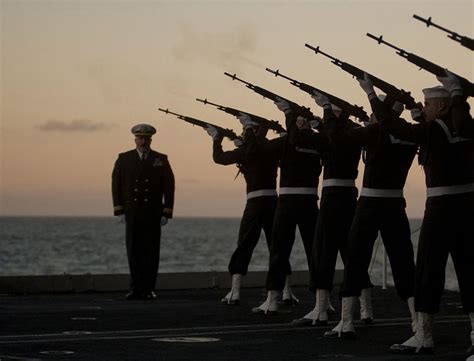 The Fascinating Story Behind The Militarys Use Of The 21 Gun Salute