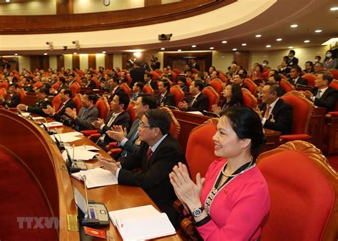 Vị trí tổng bí thư thuộc về ông nguyễn phú trọng, 72 tuổi, người được tái đắc cử nhằm mục đích bảo đảm kế thừa và đoàn kết trong nội bộ đảng csvn. ông Nguyễn Phú Trọng làm Tổng Bí thư » Báo Phụ Nữ Việt Nam