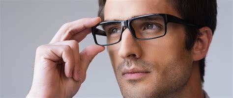 Eyewear Trends For Men That Are Here To Stay Titan Eyeplus Blog
