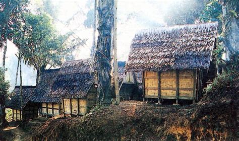 Rumah Adat Kesepuhan Banten