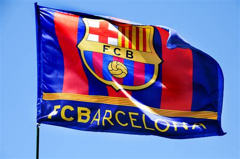 90 000 flags to usher in the cup clásico. PR-Blogger - FC Barcelona flag waving on the wind