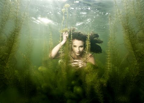 Unterwasserjägerin Foto And Bild Fashion Unterwasser Inszenierungen Menschen Bilder Auf