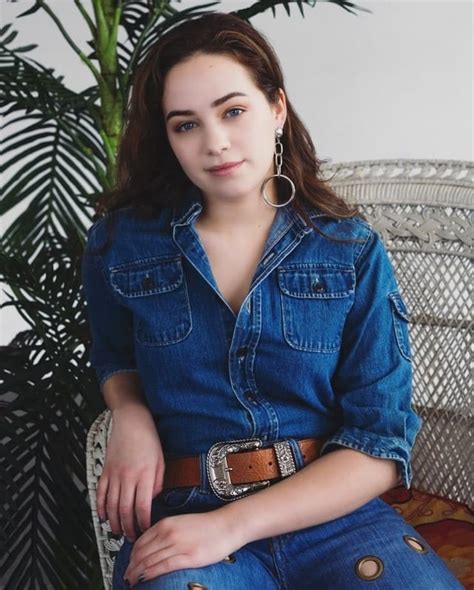 Mary Mouser Rcelebjeans