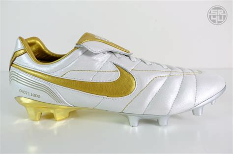 Cr7 cleats limited edition for. Nike Tiempo Legend 7 Elite 10R (Ronaldinho) Limited ...