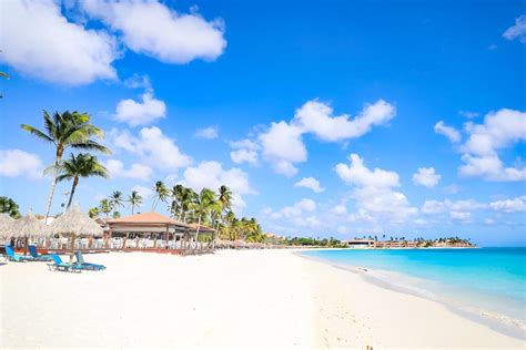 Why Americans Should Travel To Aruba Right Now