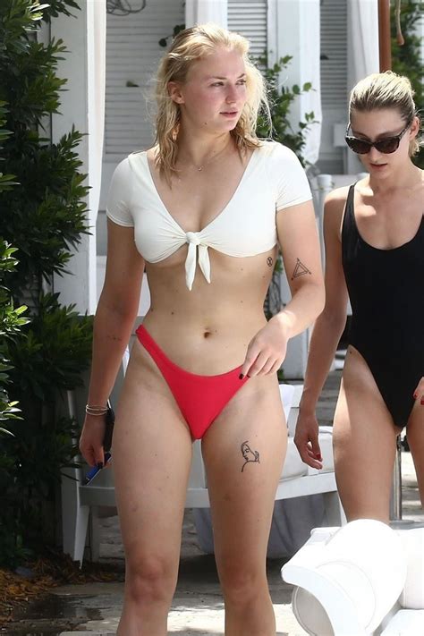 sophie turner nude photos and videos