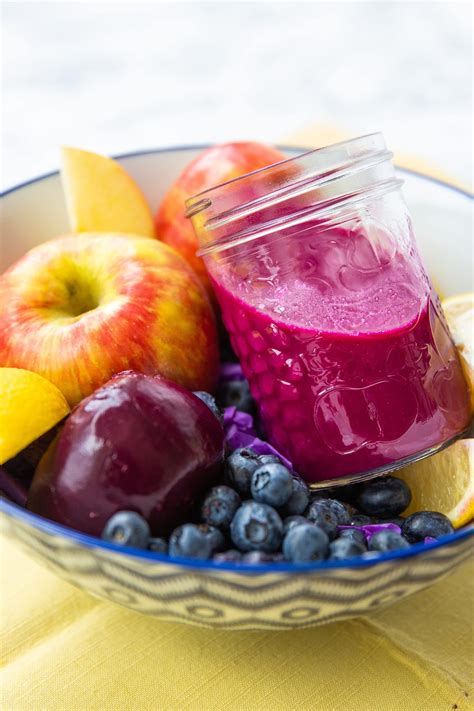 You don't have to hit a juice bar to get these flavorful drinks on. Blueberry and Beet Smoothie | Beet smoothie, Healthy juice ...
