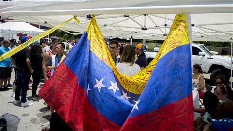 More Than 100000 Venezuelans In South Florida Participate In Symbolic Vote Against Maduro