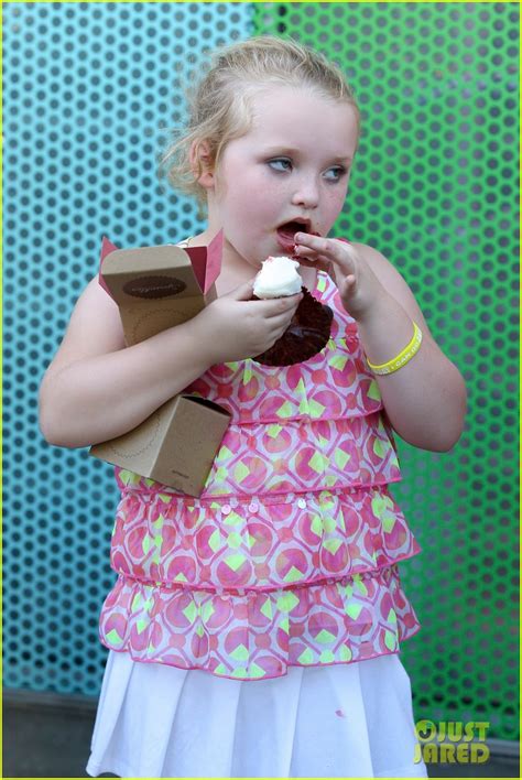 Honey Boo Boo Sprinkles Cupcake Atm Fun Photo Photos Just Jared Entertainment News