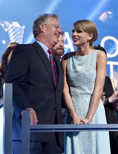 Fans Go Wild As Taylor Swifts Dad Spotted Jamming With Matty Healy