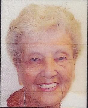 Obituary Of Helen M Carr Perry Funeral Home Inc Serving Lynbro