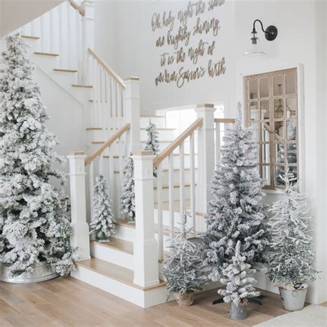 20 Best Flocked Christmas Trees By Size Width Lighting And Price