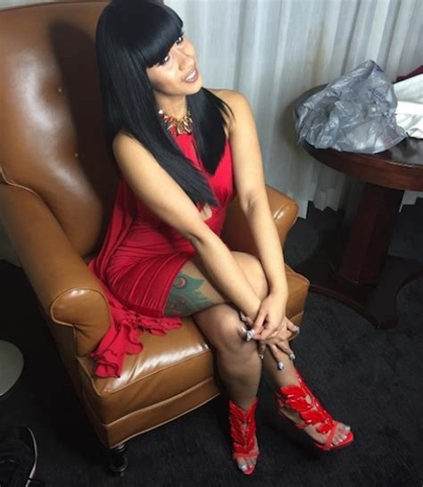 Is Cardi B Pregnant Love And Hip Hop Star Sparks Fan Gossip With Social