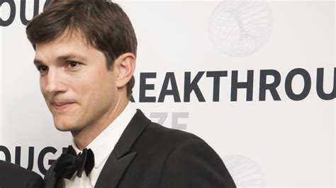 Ashton Kutcher Survived On Tea Water After Divorce From Demi Moore Hollywood Hindustan Times