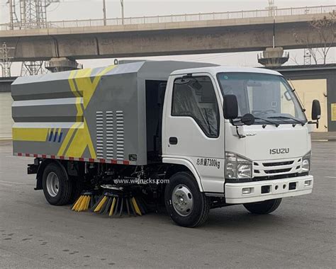 isuzu njr 5cbm road sweeper