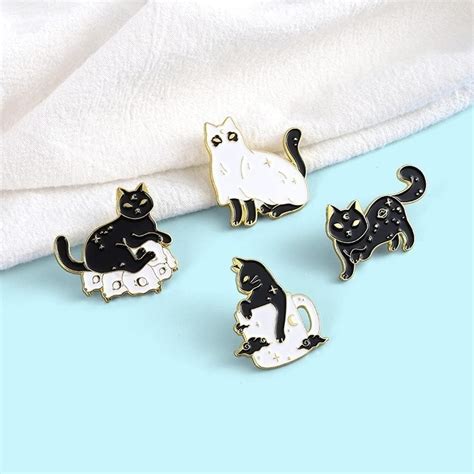 Custom Skeleton Stars Enamel Pins Ghost Cat Brooches Lapel Badge Bag P