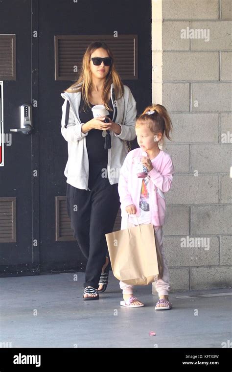 Jessica Alba Gets A Smoothie With Her Daughter Haven Featuring Jessica