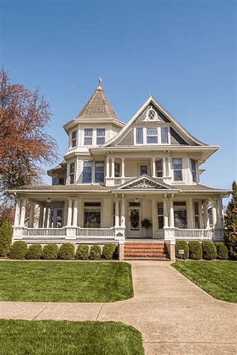 1910 Historic House In Shenandoah Iowa — Captivating Houses In 2020