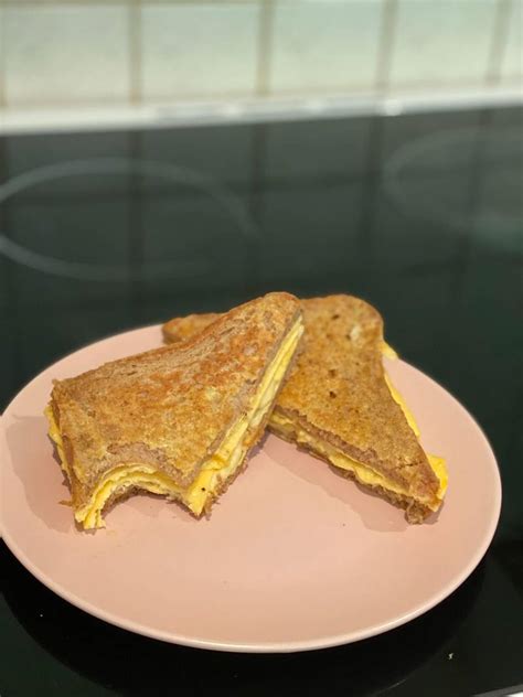 Tiktoks One Pan Flipped Egg Sandwich How To Make The Omelette