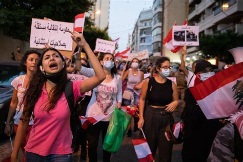 In Pictures Lebanese Women Descend On Home Of Parliament Speaker Middle East Eye