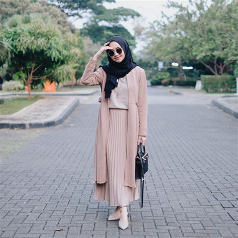 Inspirasi Baju Kondangan Simple Hijab