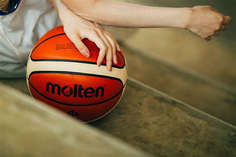 Hand Holding Ball Pictures Download Free Images On Unsplash