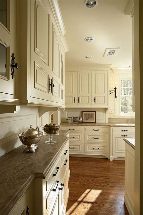 So field kitchens and in built furniture basically cabinets. 120+ Easy And Elegant Cream Colored Kitchen Cabinets ...