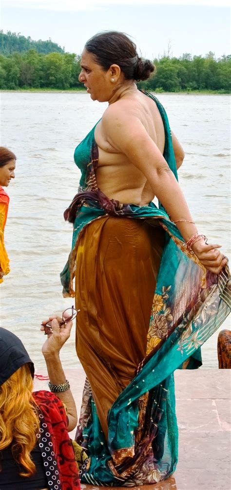 Indian Women Bathing In The River Women Bathing Bra Beauty India