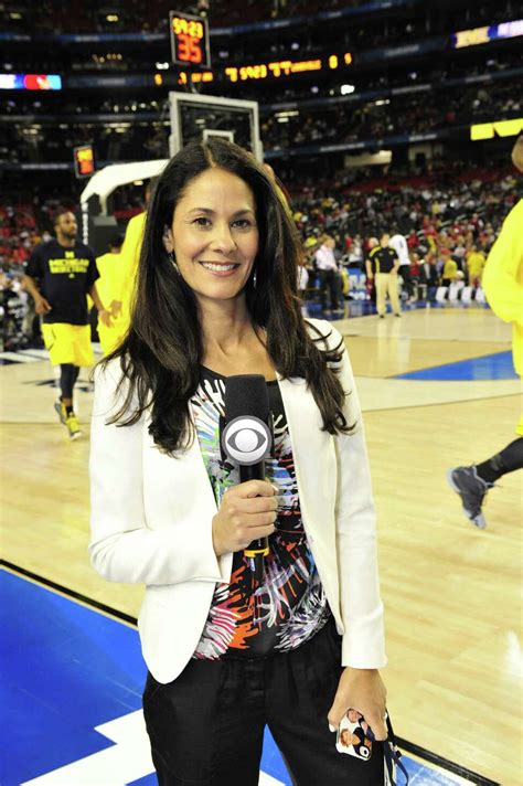 Sports Media A Qanda With Sideline Reporter Tracy Wolfson