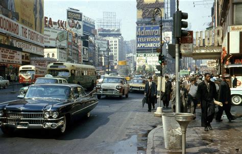 35 Incredible Color Found Photos Captured Everyday Life Of New York