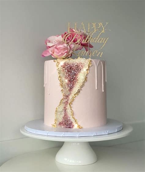 ruby makes on instagram pink geode drip cake 🤍