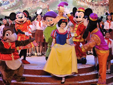 1 272 857 tykkäystä · 2 414 puhuu tästä. 迪士尼乐园:一个乌托邦式的城市空间 _中国经济网——国家经济门户