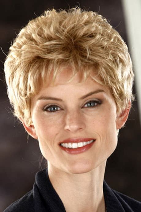 Short Feathered Hairstyles For Women Style And Beauty